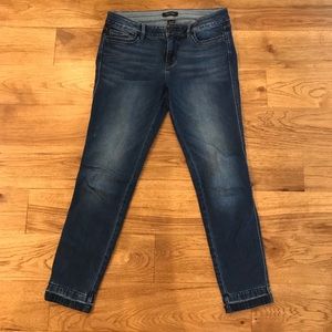 Size 4 White House black market ankle jeans